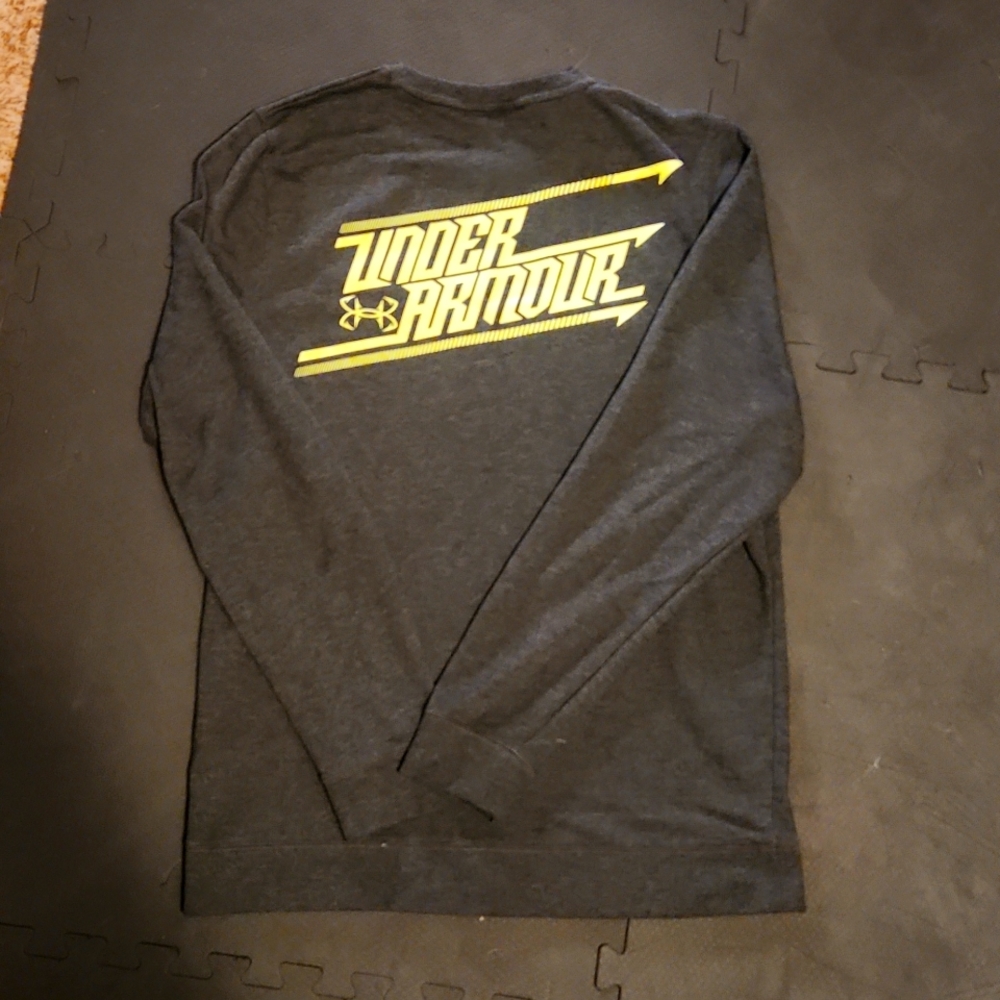 Mens Under Armour fishing sweatshirt